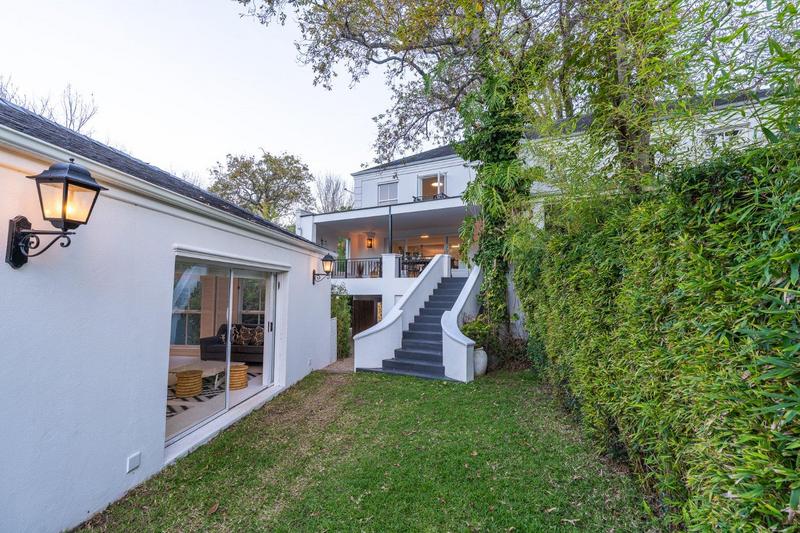 5 Bedroom Property for Sale in Constantia Western Cape